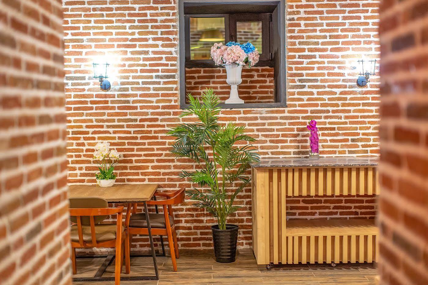 Royal Inn Tbilisi Luaran gambar